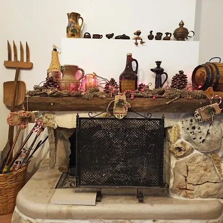 مزرعة للإقامة Masseria La Fiorita